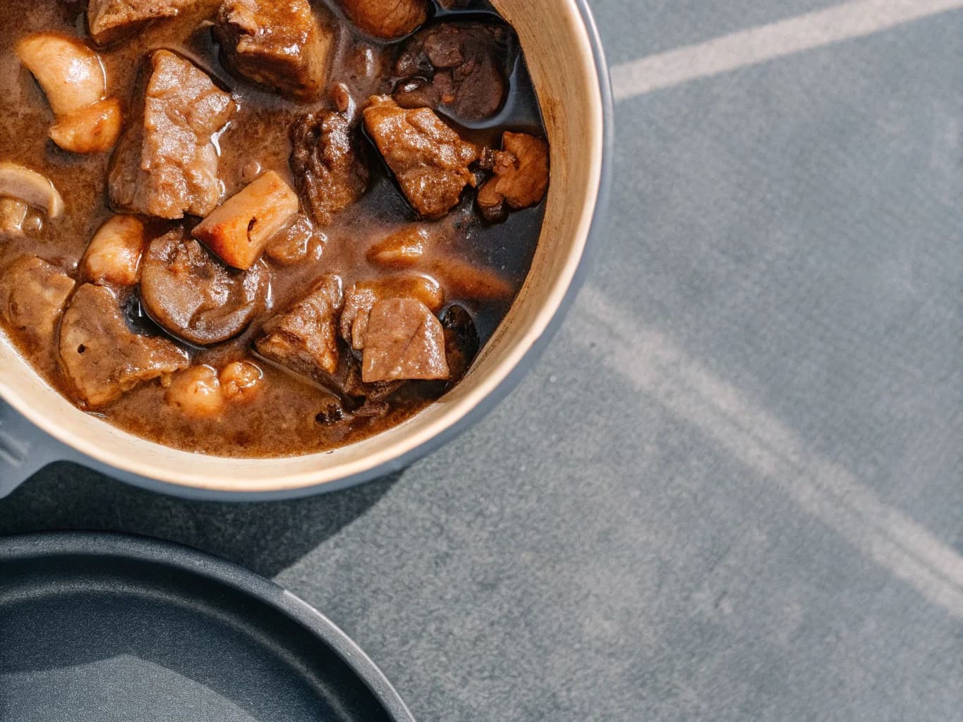 Boeuf bourguignon — gotovo jelo