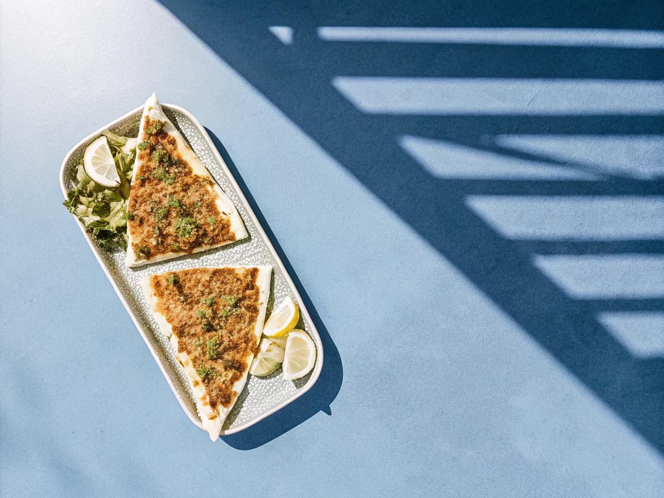 Lahmacun — gotovo jelo